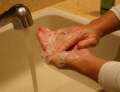 S-a spălat pe mâini în... pisoar (VIDEO)